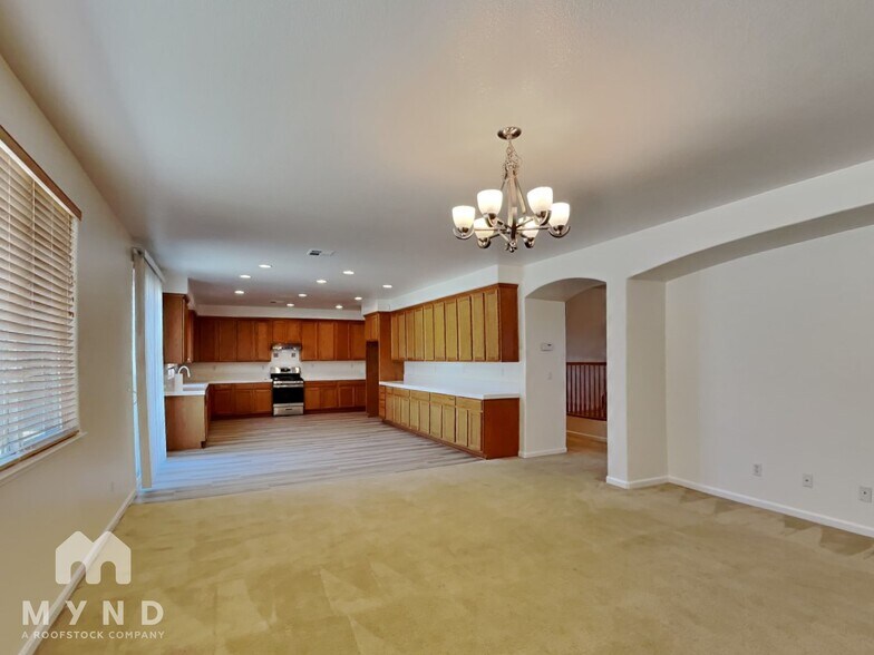 Building Photo - 9359 Lost Springs Ct