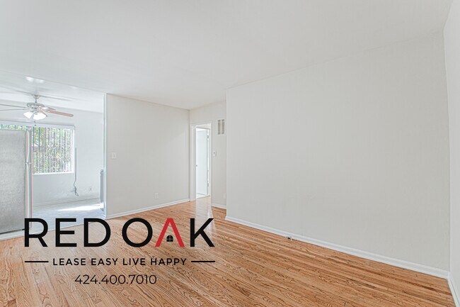 Building Photo - 6655 Franklin Ave