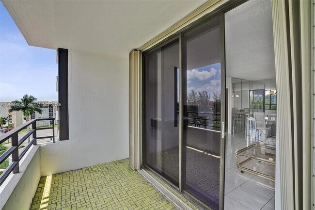 Building Photo - 500 Three Islands Boulevard