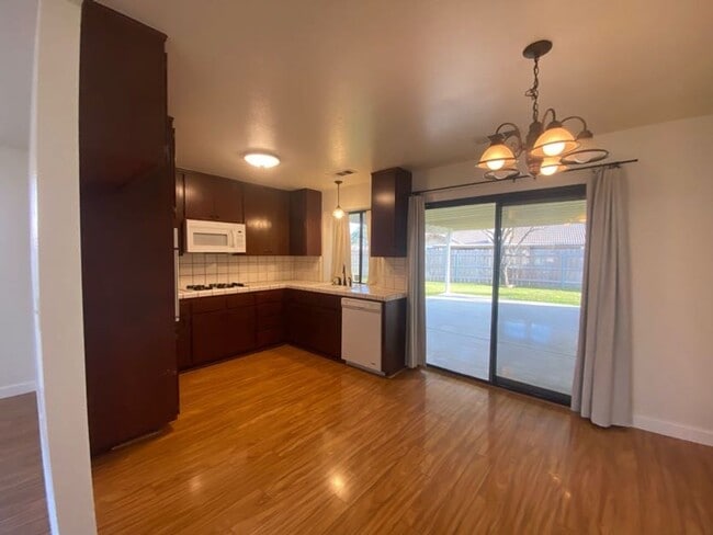 Building Photo - 1947 Henshaw Ave