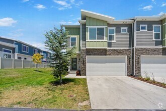 Building Photo - Stunning Row End Townhome In Great Location!