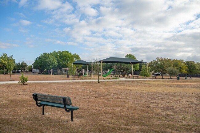 Building Photo - Nestled in Round Rock neighborhood.