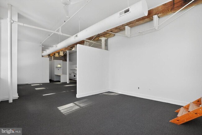 Building Photo - 408 Vine St