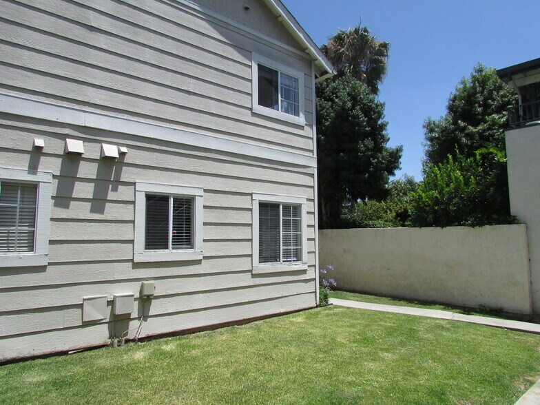 Building Photo - 4031 Franklin Ave
