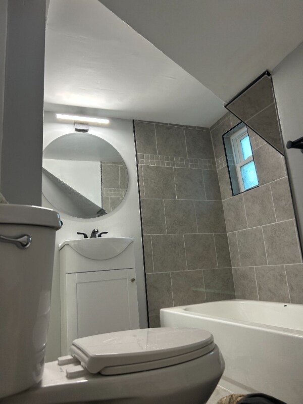 Building Photo - 603 Benham St