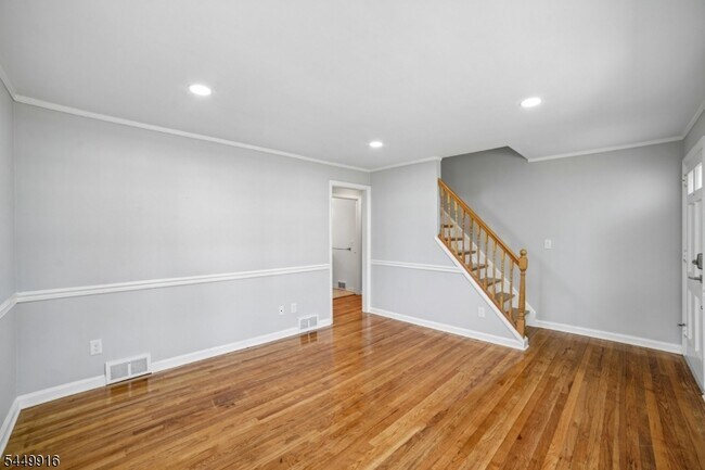 Building Photo - 18 Columbia Ave