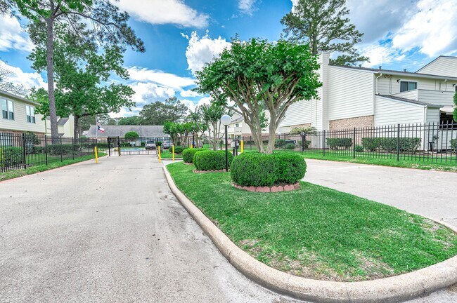 Building Photo - 14515 Wunderlich Dr