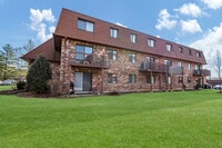 Building Photo - 177 Uteg St
