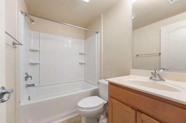 Building Photo - 1316 Milano Dr