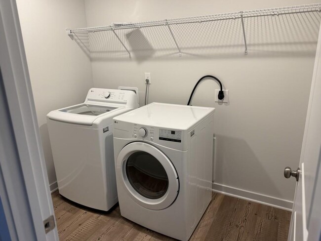 Building Photo - 7269 Mulberry St