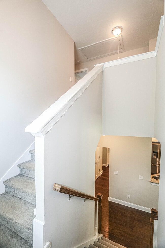 Building Photo - 987 Glenhaven Dr