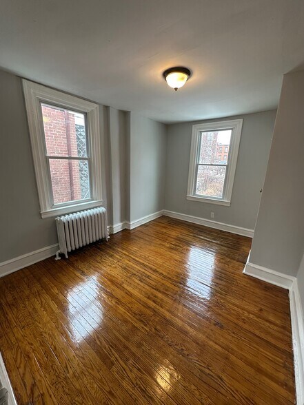 Building Photo - 2037 Bellevue St