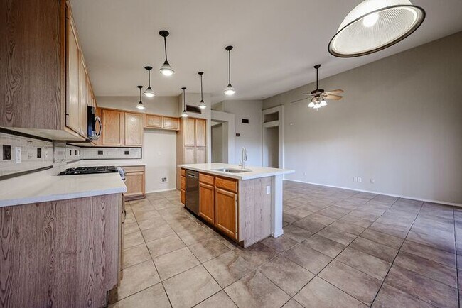 Building Photo - MOVE IN SPECIALS!! Lovely 4-bedroom, 2-bat...