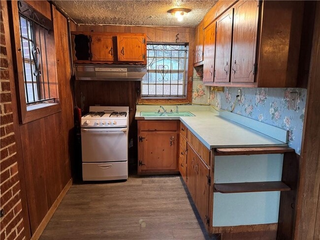 Building Photo - 556 Lamar Dr