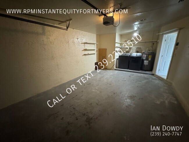 Building Photo - 3608 SW 7th Pl