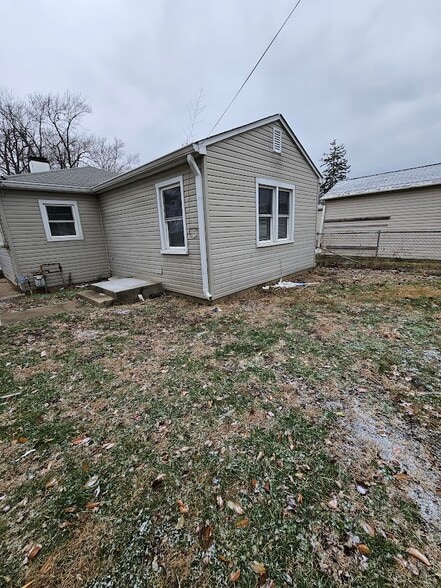 Building Photo - 9137 Hibben Ave