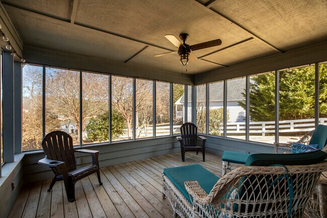 Building Photo - 131 Corn Tassel Shores