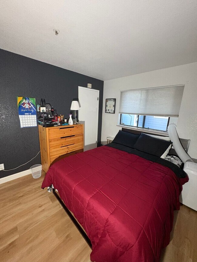 Building Photo - Gated Community with easy west bound 80 ac...