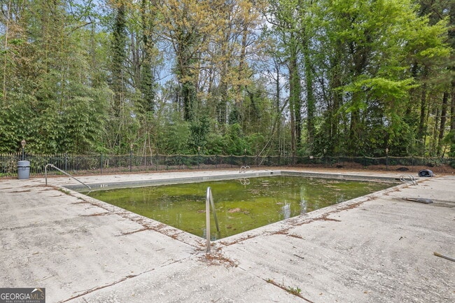 Building Photo - 1104 Pine Heights Dr NE