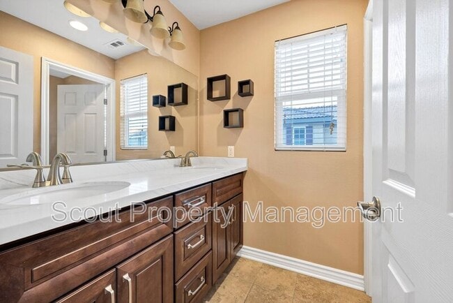 Building Photo - 27427 Lock Haven Ct