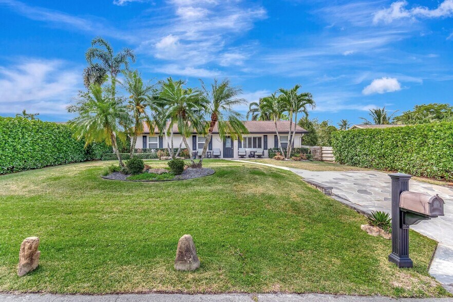 Primary Photo - 7334 Overlook Dr