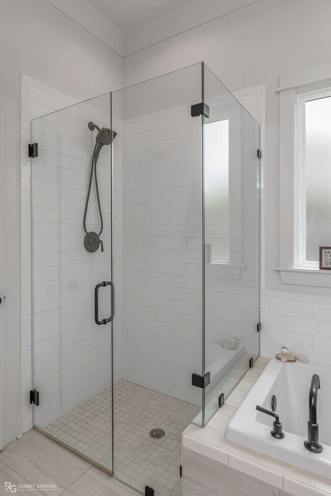 Building Photo - Gorgeous 3 bed 3 bath home for lease | Nor...