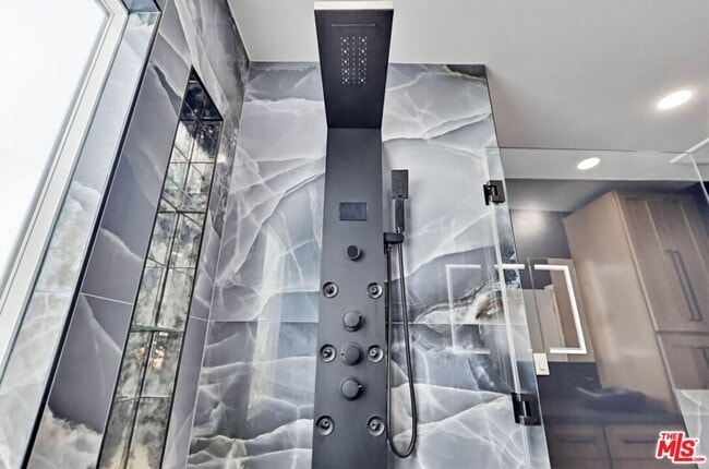 Building Photo - 2200 Easy Ave