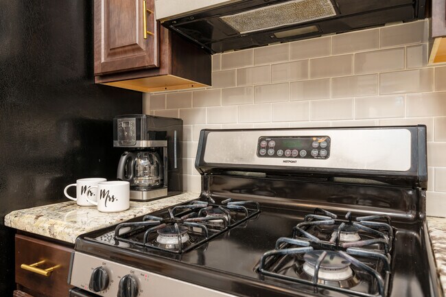 Building Photo - 20231 Linden Tree Dr