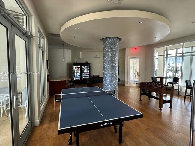 Building Photo - 1830 Radius Dr