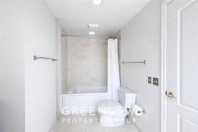 Building Photo - 195 14th St NE