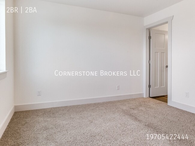 Building Photo - 108 Park View-D