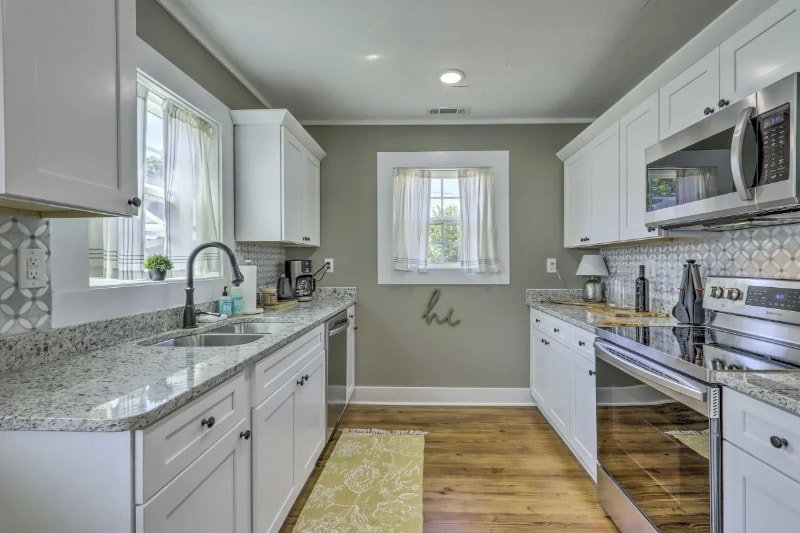 Building Photo - 107 Robinson Ave