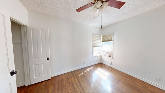 Interior Photo - 4302 Garthwaite Ave