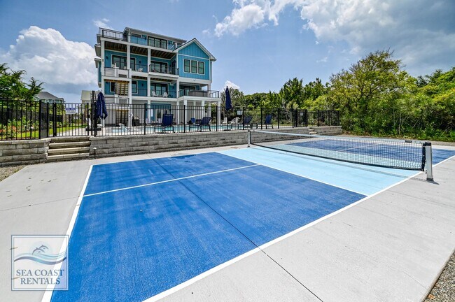 Building Photo - OFF-SEASON MONTHLY RENTAL - IT'S A BIG DILL!!