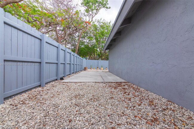Building Photo - 11359 SW 112th Cir Ln N