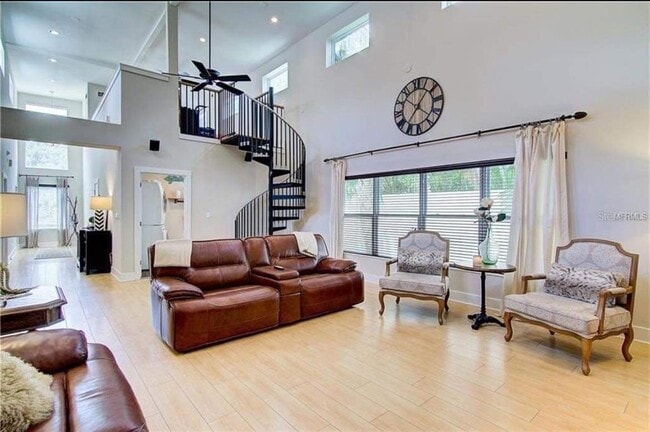 Building Photo - 3315 W Harbor View Ave