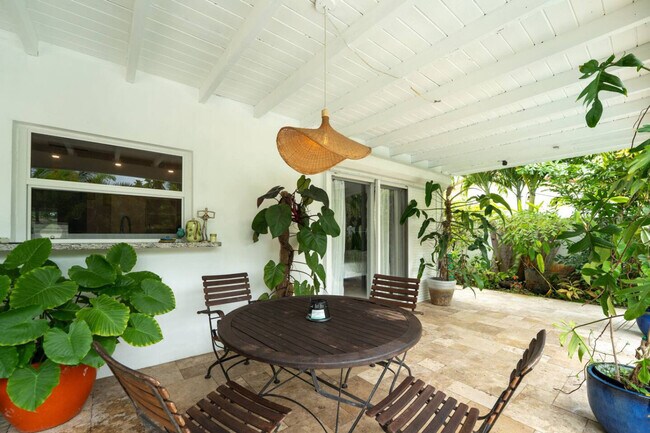 Building Photo - 4017 Monroe St