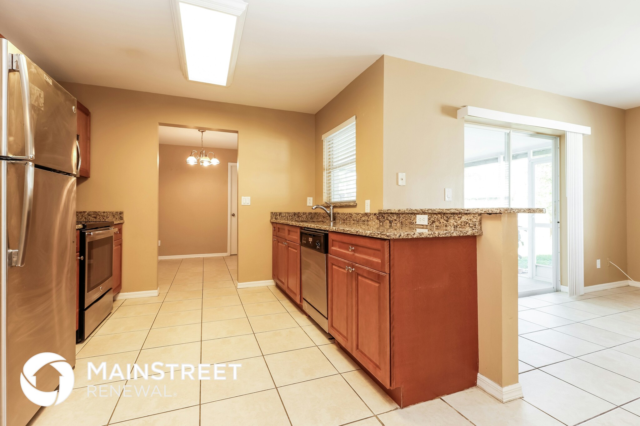 Building Photo - 15619 Sunny Crest Ln