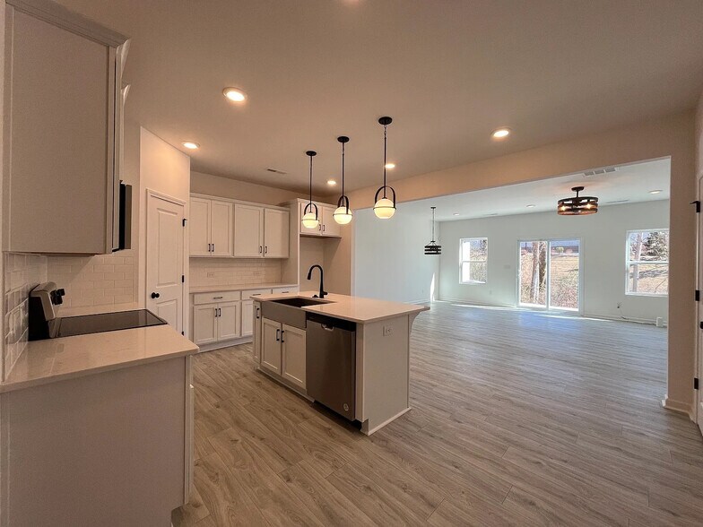 Building Photo - Room in Townhome on Pagebrook Ln