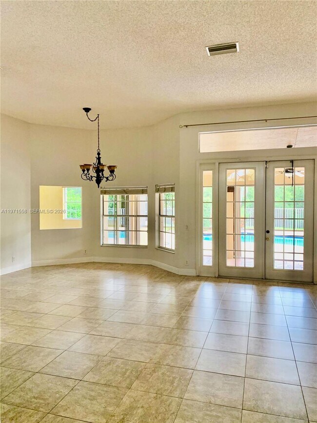 Building Photo - 834 Verona Lake Dr