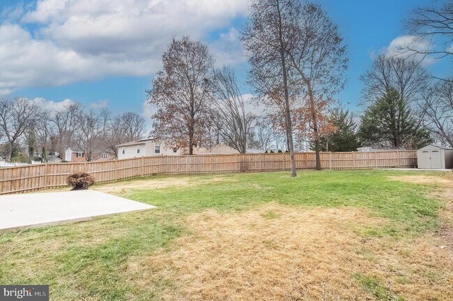 Building Photo - 13715 Smallwood Ct