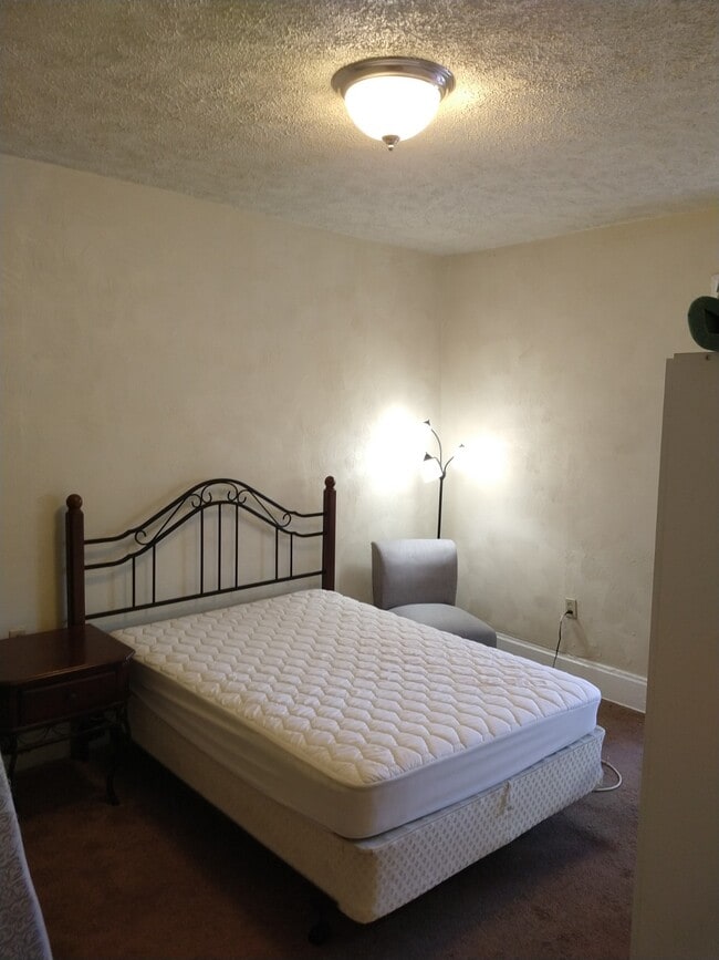 Bedroom 3 - 2724 Sarah St