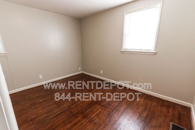 Building Photo - 817 Prosperity Ave