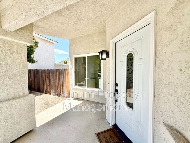 Building Photo - 39721 Rustic Glen Dr