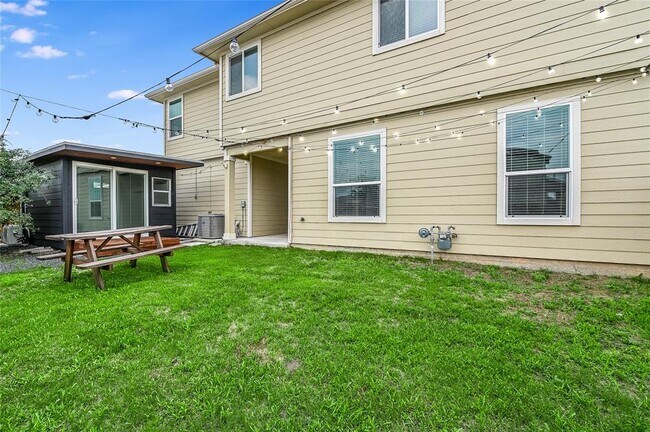 Building Photo - 2200 Arborside Dr