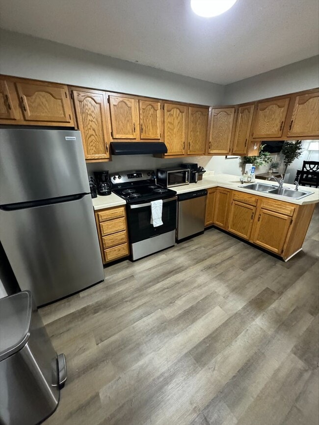 Building Photo - 913 Bagwell Dr