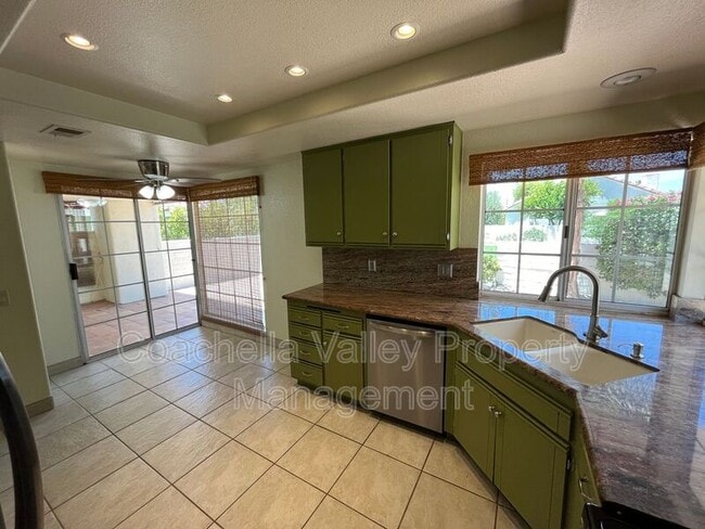 Building Photo - 43851 Vía Granada