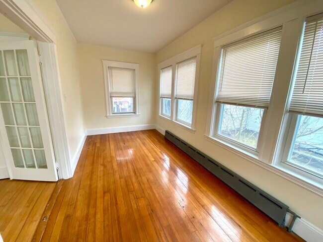 Building Photo - 24 Clyde Rd