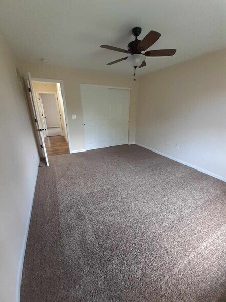 Building Photo - 632 High School St