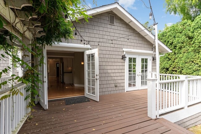 Building Photo - 3Bd/1.75Ba Kirkland Home